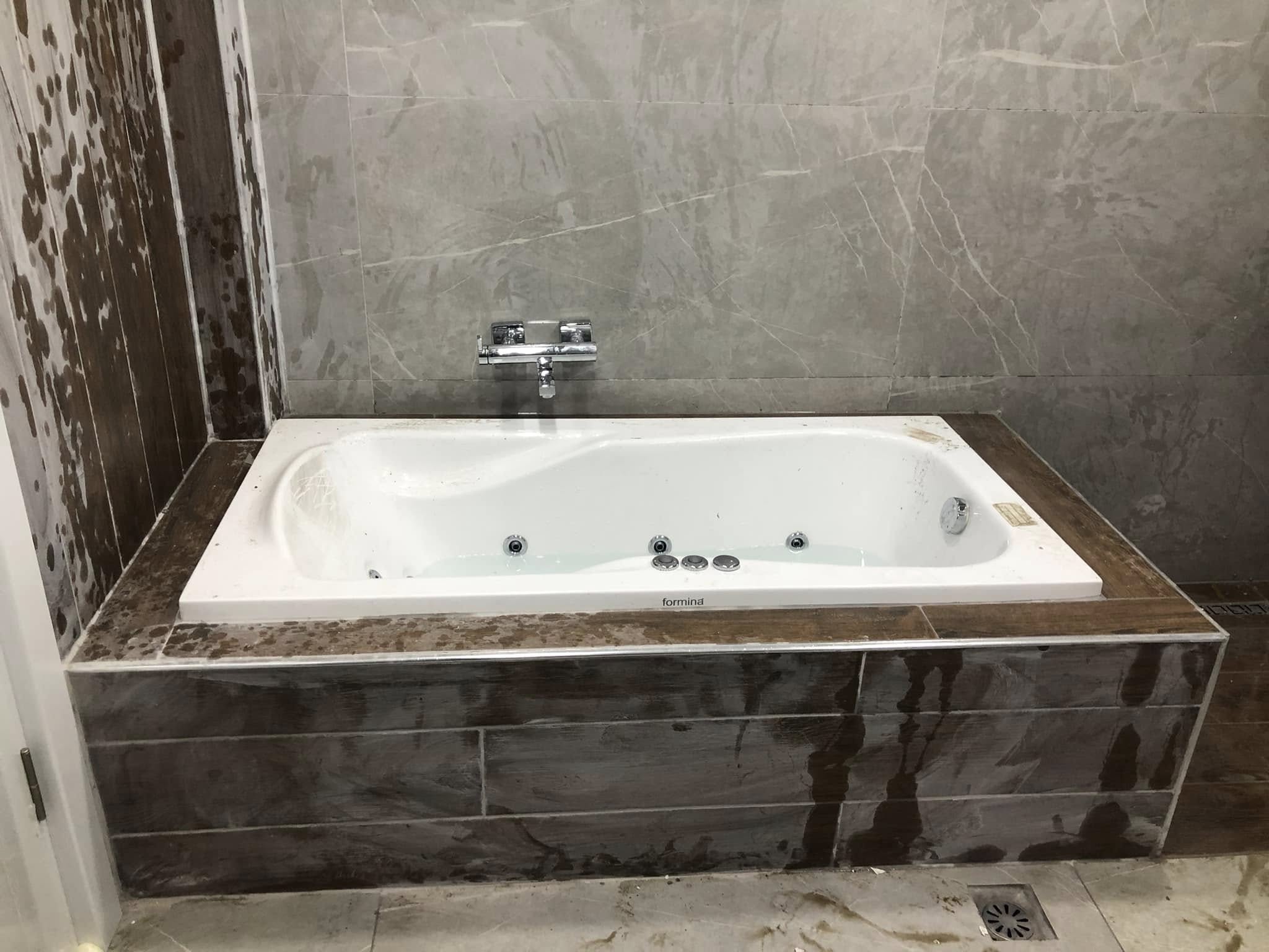 Küvet ve Duş Teknesi Giderlerinde Oluşan Tıkanıklıklara Karşı Kalıcı ve Hijyenik Çözümler