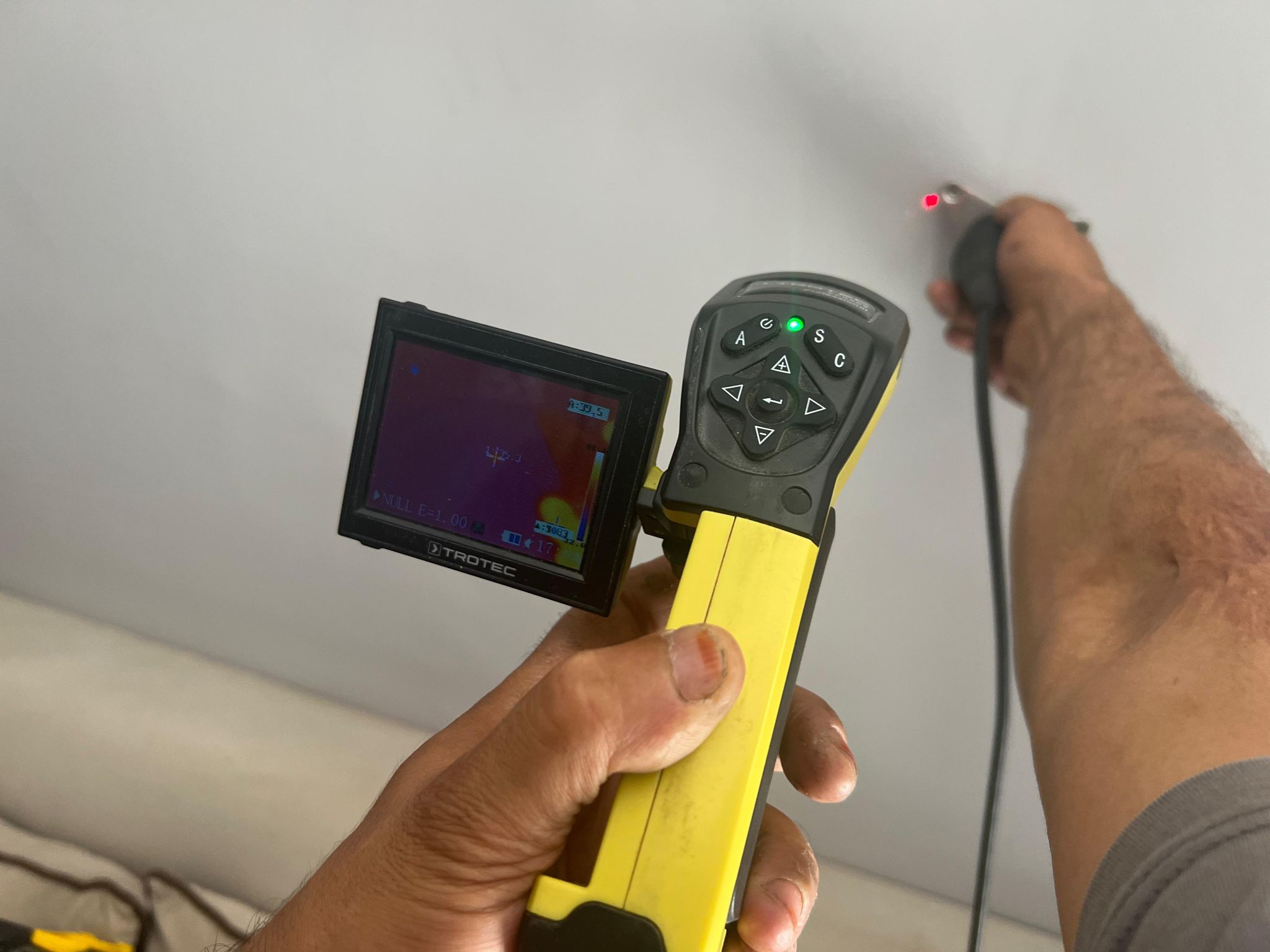 Özel Cihazlarla Kırmadan Gizli Su Kaçaklarının Noktasal Olarak Tespit Edilmesi